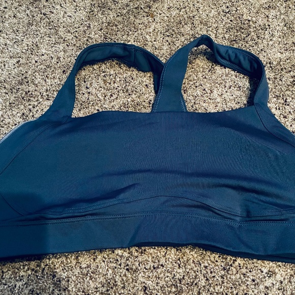 Women’s Sports Bra - Picture 1 of 3